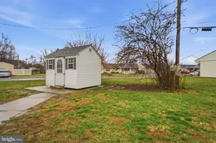 820 Auburn Rd, Fairless Hills, PA 19030 - Photo 32