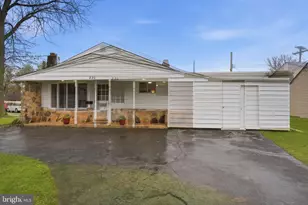 820 Auburn Rd, Fairless Hills, PA 19030 - Photo 2