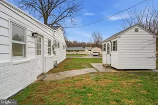 820 Auburn Rd, Fairless Hills, PA 19030 - Photo 30