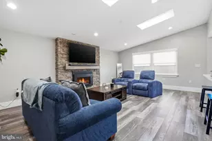 21 Border Rock Rd, Levittown, PA 19057 - Photo 8