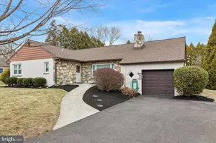 59 E Hillcrest Ave, Chalfont, PA 18914 - Photo 1