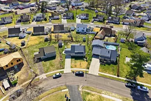 8 Inlet Rd, Levittown, PA 19057 - Photo 32