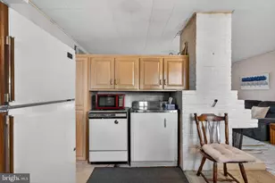 2 Silver Birch Ln, Levittown, PA 19055 - Photo 10