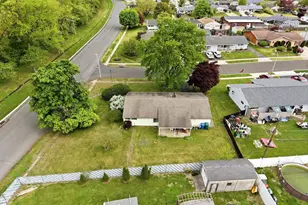 2 Silver Birch Ln, Levittown, PA 19055 - Photo 28