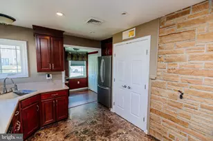 35 Mimosa Ln, Levittown, PA 19054 - Photo 12