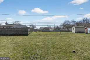 103 Daffodil Ln, Levittown, PA 19055 - Photo 30