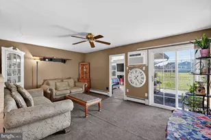 103 Daffodil Ln, Levittown, PA 19055 - Photo 6