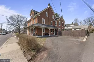 28 S 5th St, Perkasie, PA 18944 - Photo 2