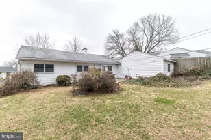 305 Devon Rd, Fairless Hills, PA 19030 - Photo 18