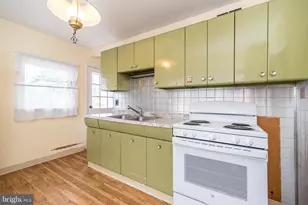 305 Devon Rd, Fairless Hills, PA 19030 - Photo 8