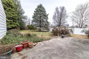 305 Devon Rd, Fairless Hills, PA 19030 - Photo 20