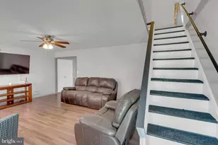 233 Kenwood Dr S, Levittown, PA 19055 - Photo 4