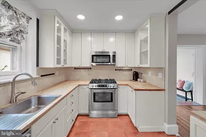 180 N Clinton Street, Doylestown, PA 18901 - Photo 8