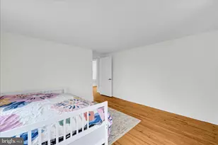 180 N Clinton St, Doylestown, PA 18901 - Photo 18