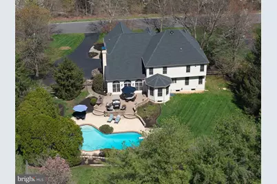 37 Alexanders Court, Newtown, PA 18940 - Photo 2