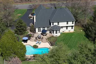 37 Alexanders Ct, Newtown, PA 18940 - Photo 2