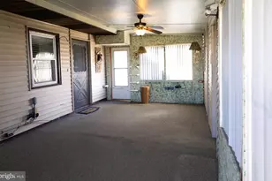 10 Flower Ln, Levittown, PA 19055 - Photo 4