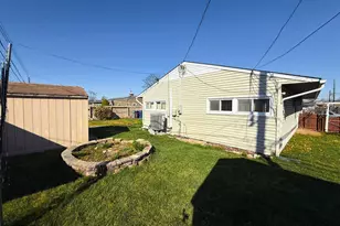 10 Flower Ln, Levittown, PA 19055 - Photo 18