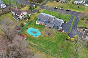 71 Briarwood Dr, Holland, PA 18966 - Photo 2