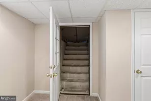 221 Valley Dr, Yardley, PA 19067 - Photo 48