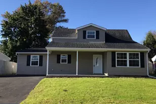 37 River Ln, Levittown, PA 19055 - Photo 2