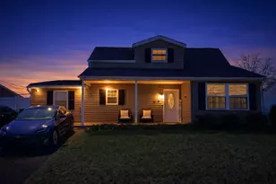 37 River Ln, Levittown, PA 19055 - Photo 1