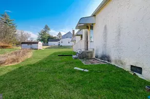 8 Village Dr, Feasterville-Trevose, PA 19053 - Photo 20