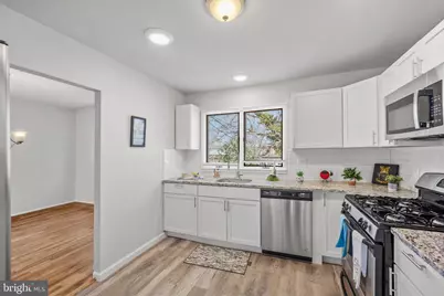 902 Laings Avenue, Bristol, PA 19007 - Photo 2