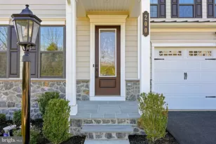 200 Mayfield Ln, Newtown, PA 18940 - Photo 2
