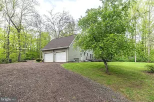 540 Black Walnut Dr, Quakertown, PA 18951 - Photo 6