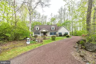 540 Black Walnut Dr, Quakertown, PA 18951 - Photo 2