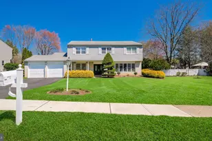 73 Springwood Dr, Southampton, PA 18966 - Photo 2