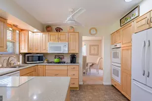 73 Springwood Dr, Southampton, PA 18966 - Photo 18