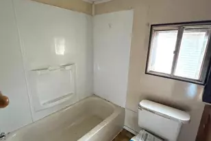 217 Apple St, Levittown, PA 19057 - Photo 44