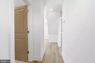 25 Autumn Ln, Levittown, PA 19055 - Photo 4