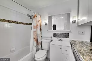 35 Honeysuckle Ln, Levittown, PA 19055 - Photo 20