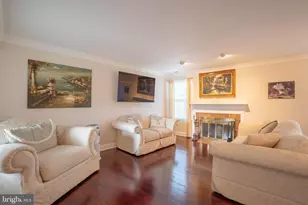 614 Rose Hollow Dr, Yardley, PA 19067 - Photo 2