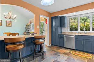 28 Edgewood Rd, Yardley, PA 19067 - Photo 12