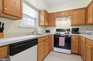 824 Purple Martin Ct, Warrington, PA 18976 - Photo 6