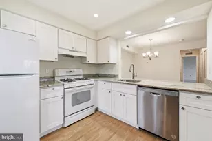 301 Society Pl, Newtown, PA 18940 - Photo 4