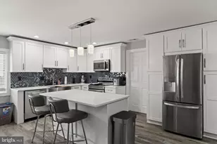 6 Black Walnut Rd, Levittown, PA 19057 - Photo 8