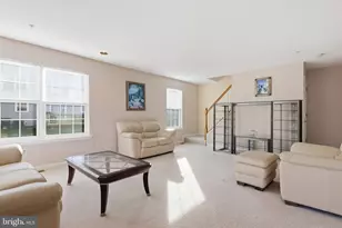 838 Purple Martin Ct, Warrington, PA 18976 - Photo 2