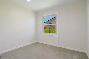 36 Mockorange Ln, Levittown, PA 19054 - Photo 16