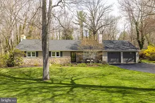 92 Oak Dr, Doylestown, PA 18901 - Photo 1