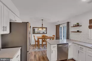 41 Laurel Cir, Newtown, PA 18940 - Photo 2