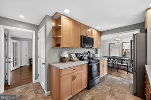 28 Manor Ln, Yardley, PA 19067 - Photo 8