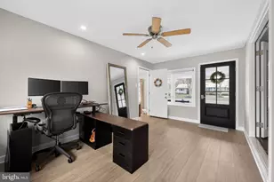 28 Manor Ln, Yardley, PA 19067 - Photo 2