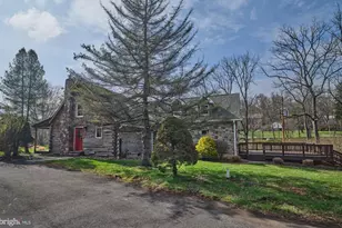 4325 Lehnenberg Rd, Riegelsville, PA 18077 - Photo 2