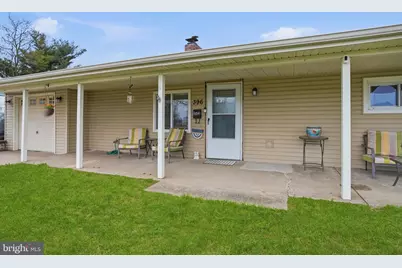 396 Pinewood Drive, Levittown, PA 19054 - Photo 4