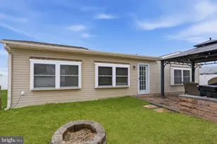 396 Pinewood Dr, Levittown, PA 19054 - Photo 26